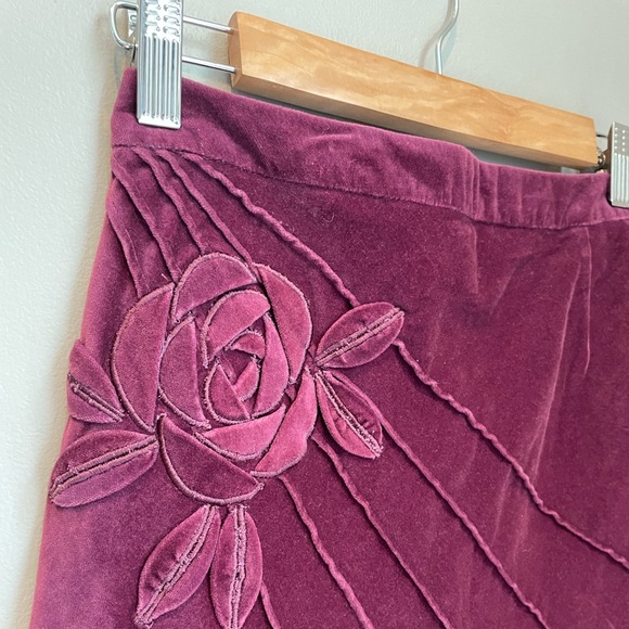 Vintage Velvet Midi Skirt with Rosette 🌹- S - Picture 8 of 14